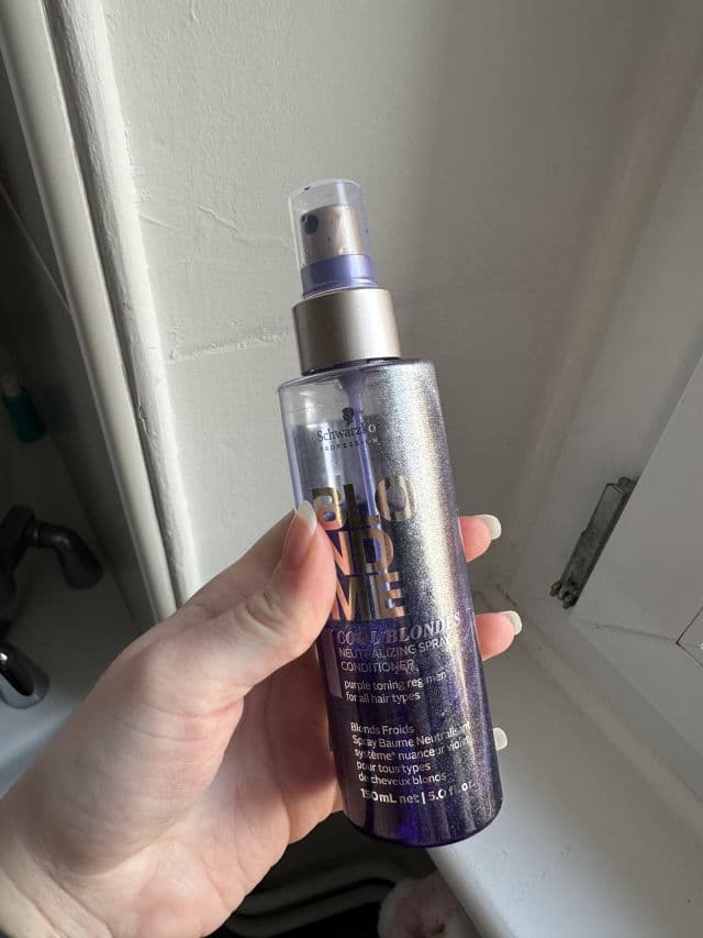 Schwarzkopf BLONDME Cool Blondes Neutralizing Spray Conditioner review photo by roseAbstraite