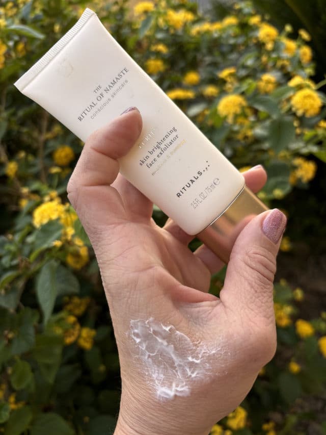 Rituals Skin Brightening Face Exfoliator review photo by Tizy