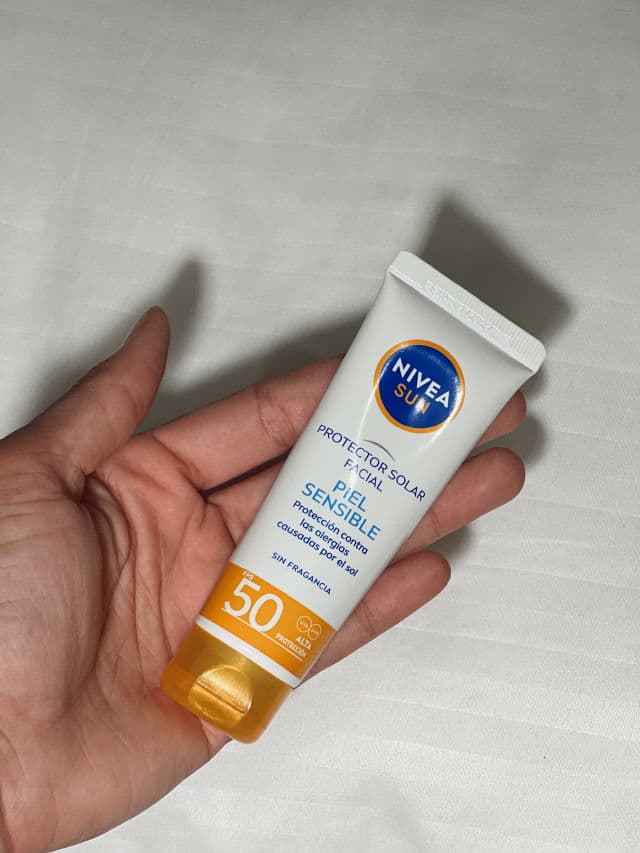 Nivea Sun UV Face Sensitive Sun Allergy Protection Sun Cream SPF50 review photo by olayamarie