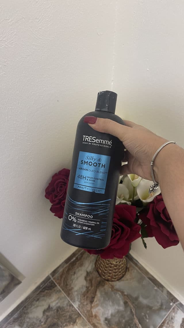 TRESemme Rich Moisture Shampoo for Dry Hair review photo by darleedo26355