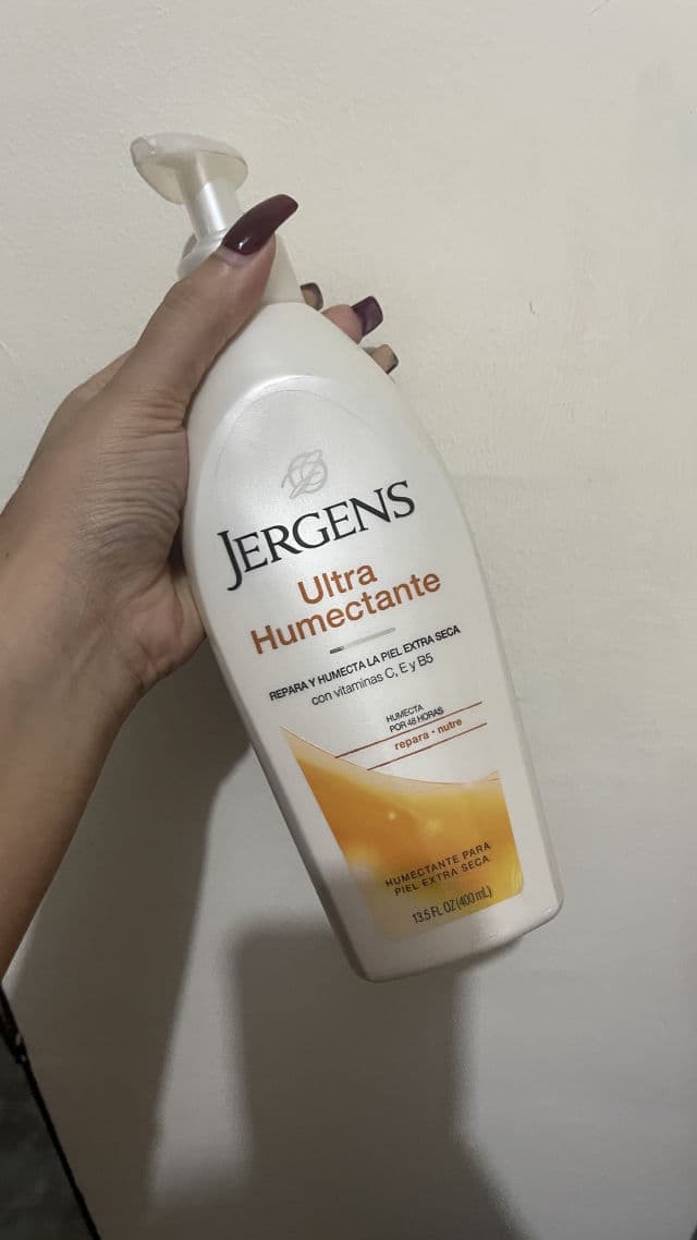 Jergens Ultra Hydrating Daily Moisturizer review photo by darlee