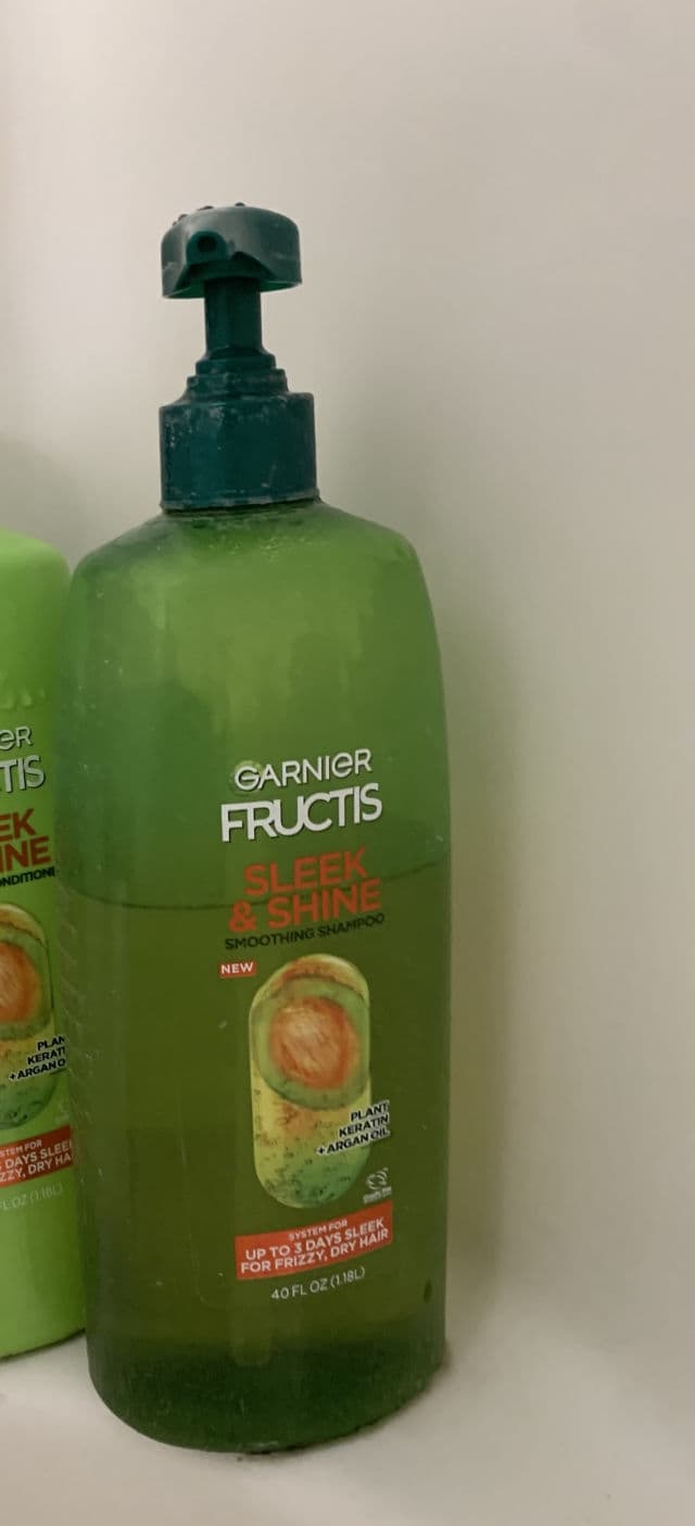 Garnier Fructis Sleek & Shine Shampoo review photo by Janessab