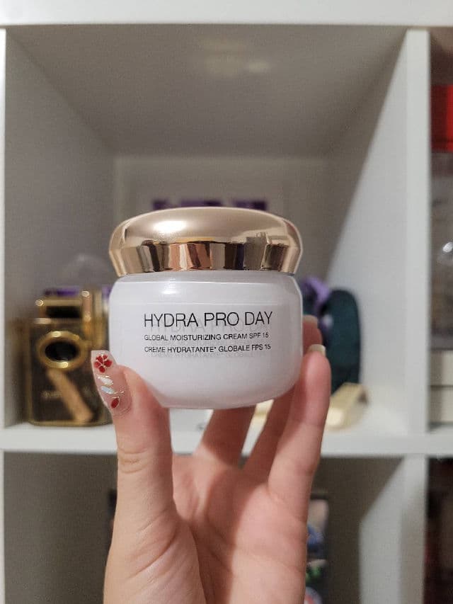 Kiko Hydra Pro Day Hydra - Global Moisturizing Cream SPF 15 review photo by oceane