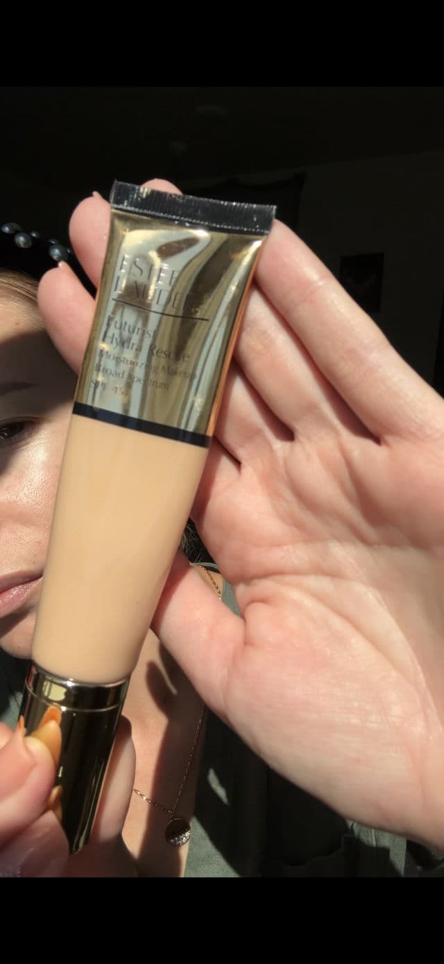 Estee Lauder Futurist Hydra Rescue SPF 45 review photo by Tetiana23