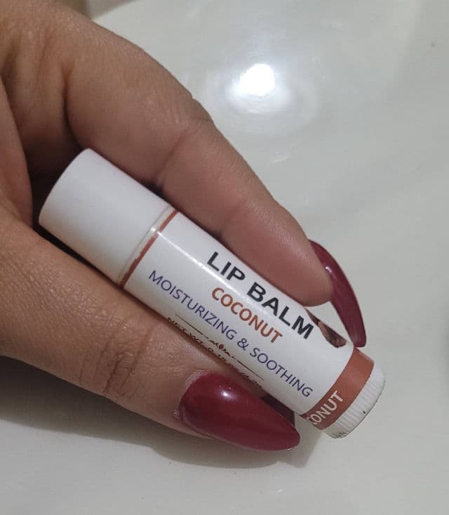 Dr Organic Organic Virgin Coconut Oil Lip Balm review photo by Niorkys