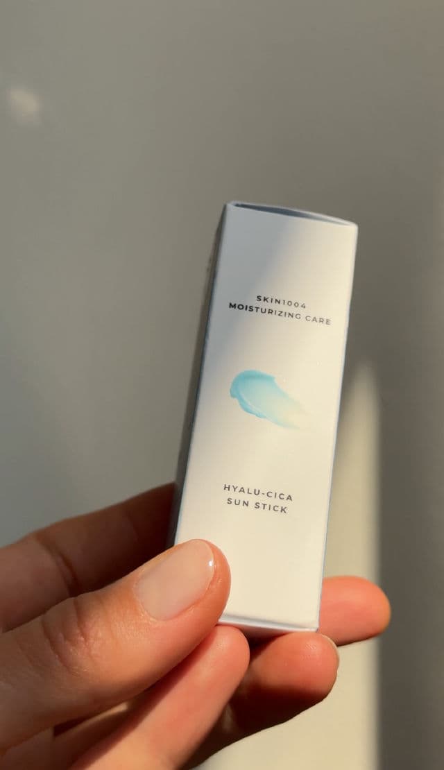 SKIN1004 Madagascar Centella Hyalu-Cica Silky-fit Sun Stick SPF50+ PA++++ review photo by Polinia