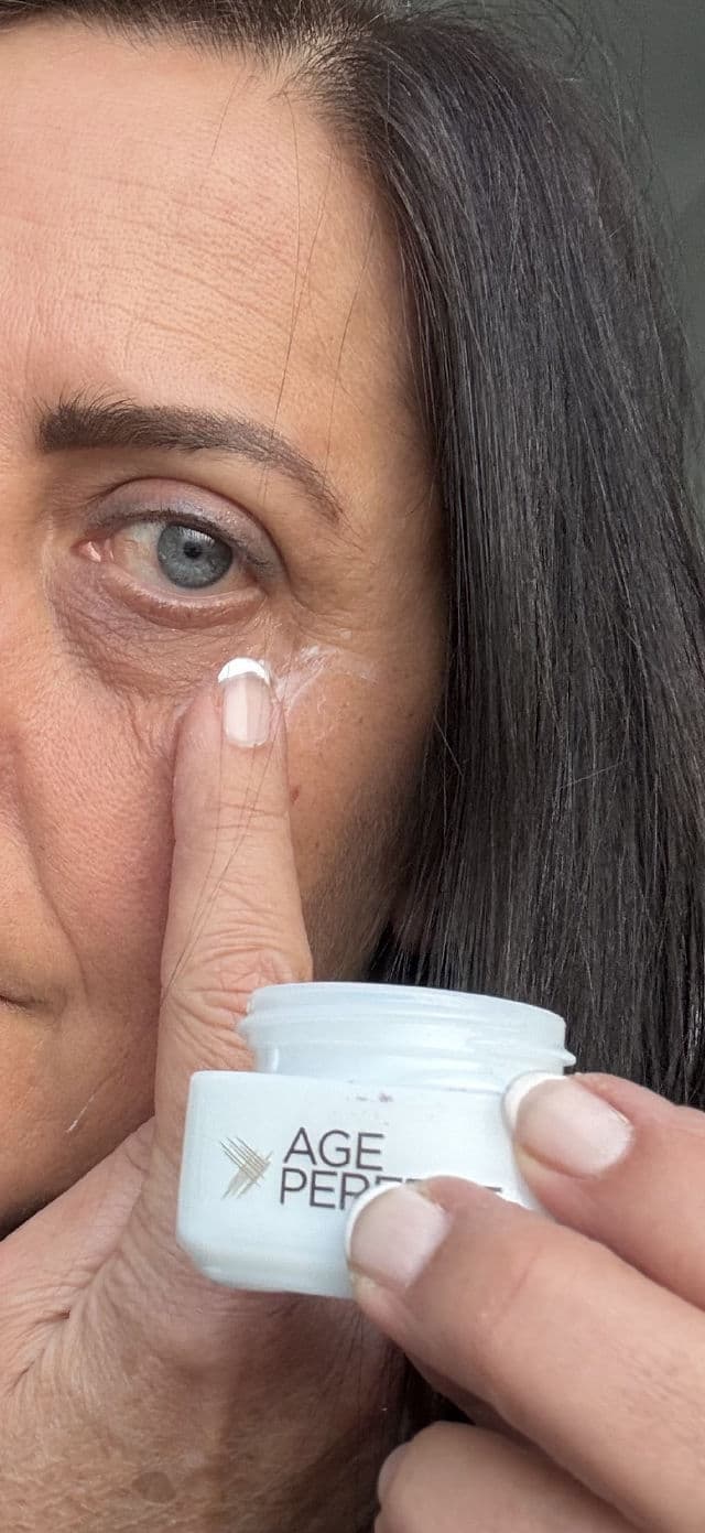 L'Oreal Paris Age Perfect Anti-Sagging & Ultra-Hydrating Eye Cream review photo by ambrosiareviews