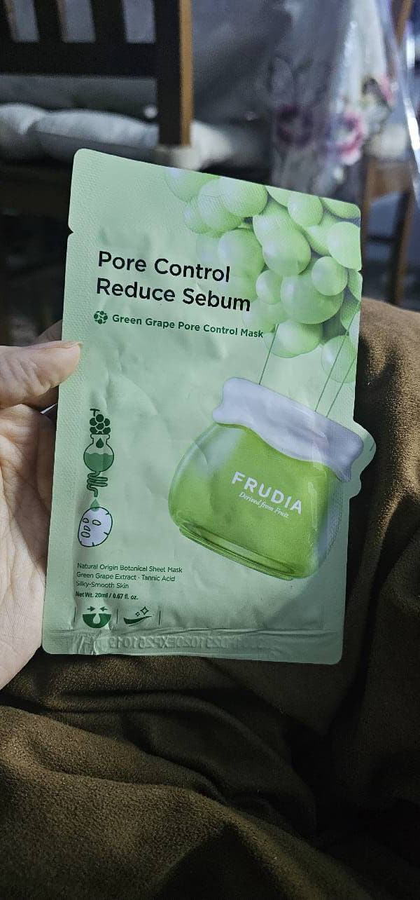 Frudia Green Grape Pore Control Mask review photo by Lunuky