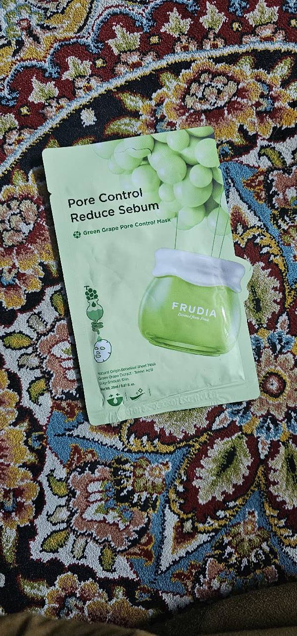 Frudia Green Grape Pore Control Mask review photo by Lunuky