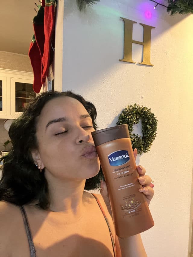 Vasenol Intensive Care Cocoa Glow con Manteca de Cacao Pura review photo by nuryspuntieroficial