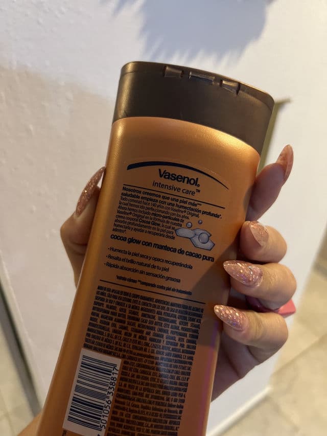 Vasenol Intensive Care Cocoa Glow con Manteca de Cacao Pura review photo by nuryspuntieroficial