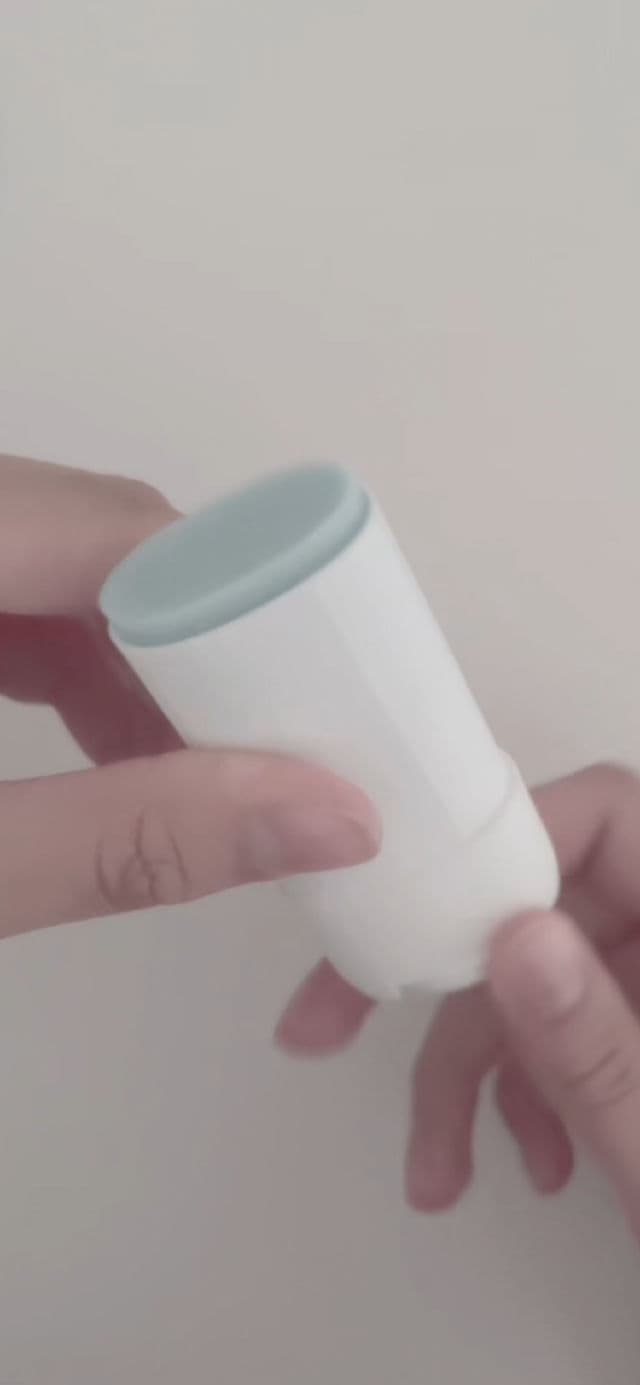 SKIN1004 Madagascar Centella Hyalu-Cica Silky-fit Sun Stick SPF50+ PA++++ review photo by Sukie