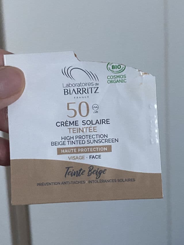 Laboratoires de Biarritz Certified Organic Tinted Face Sunscreen SPF50 review photo by pocelyn