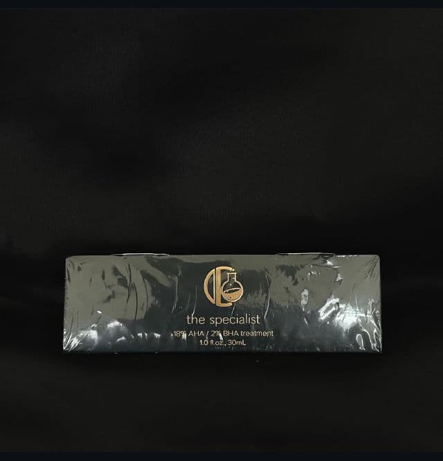 Chemist Confessions The Specialist Mandelic Acid Treatment review photo by LawrenzoFeedback