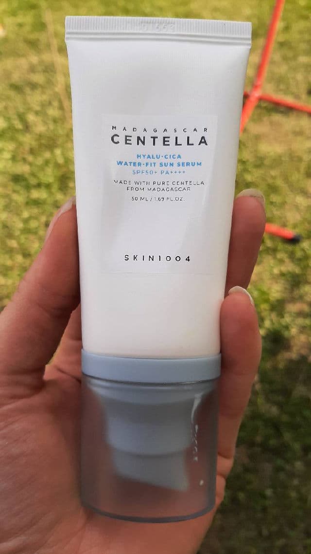 SKIN1004 Madagascar Centella Hyalu-Cica Water-Fit Sun Serum SPF50+ PA++++ review photo by raphaele