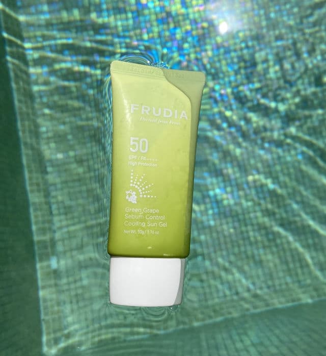 Frudia Avocado Greenery Relief Sun Cream SPF50+ PA++++ review photo by IzadoraPaula