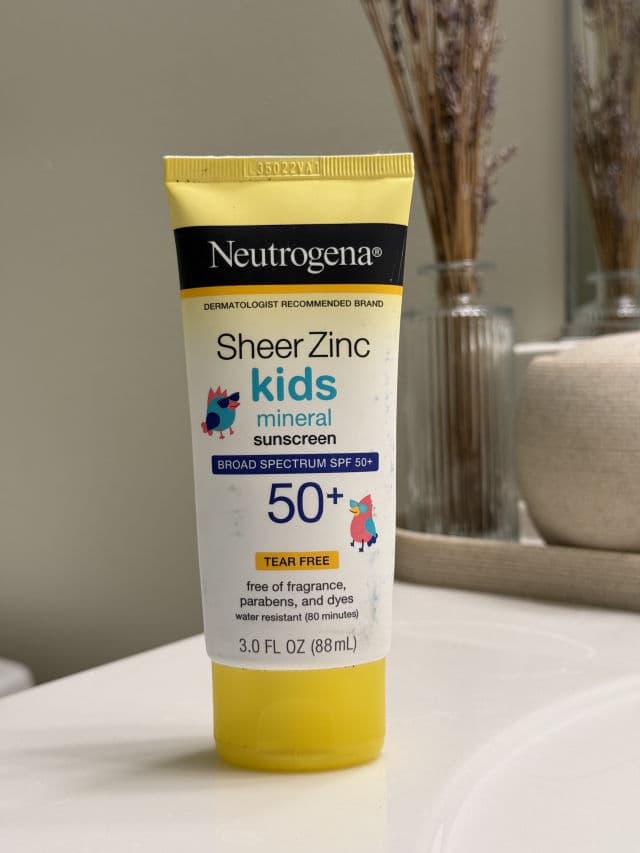 Neutrogena Sheer Zinc Kids Mineral Sunscreen Broad Spectrum SPF 50+ review photo by kryvtsovamira