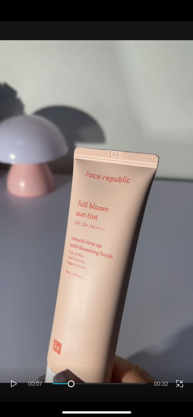 Face Republic Full Bloom Sun Tint SPF50+ PA++++. review photo by jasminenam
