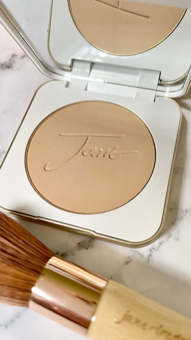 Jane Iredale PurePressed Base Mineral Foundation SPF 20 review photo by ypalmd