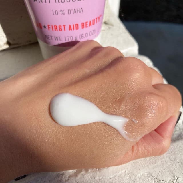 First Aid Beauty KP Smoothing Body Lotion with 10% AHA review photo by hoarderbeauty