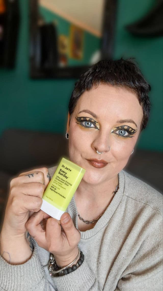 Dr. Jart+ Every Sun Day™ Ultra-sheer Priming Sunscreen Stick SPF 40 review photo by thealtspoonie