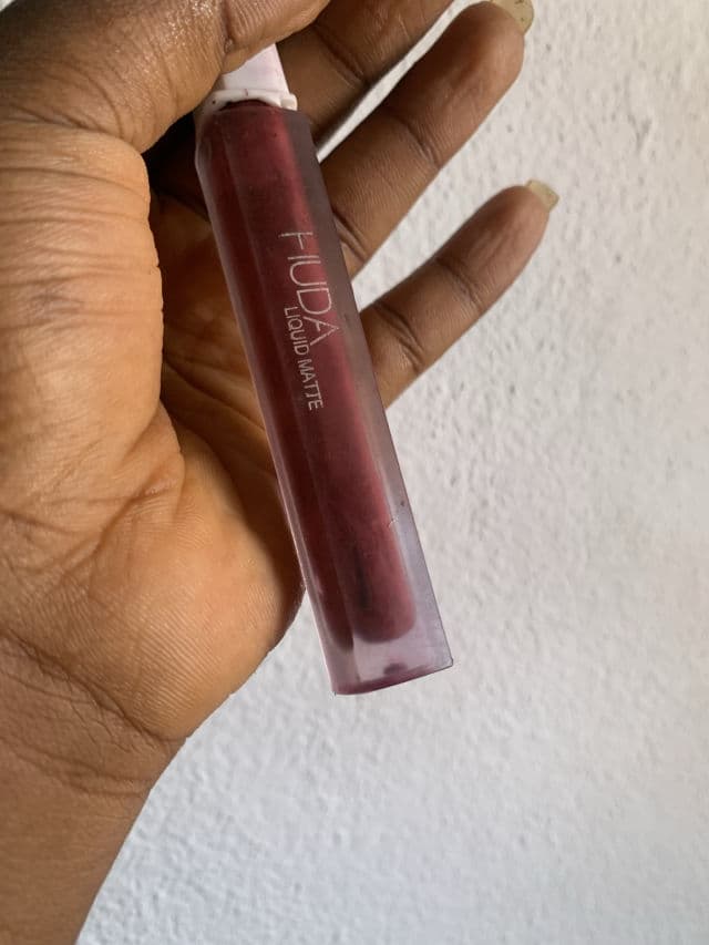 Huda Beauty Liquid Matte Ultra-Comfort Transfer-Proof Lipstick - Miss America review photo by befex