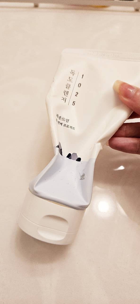 Round Lab 1025 Dokdo Cleanser review photo by taetae127