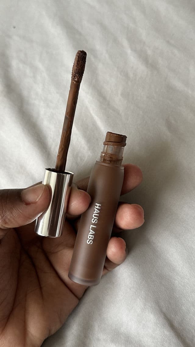 Haus Labs by Lady Gaga Triclone Skin Tech Hydrating + De-puffing Concealer review photo by Nicoya