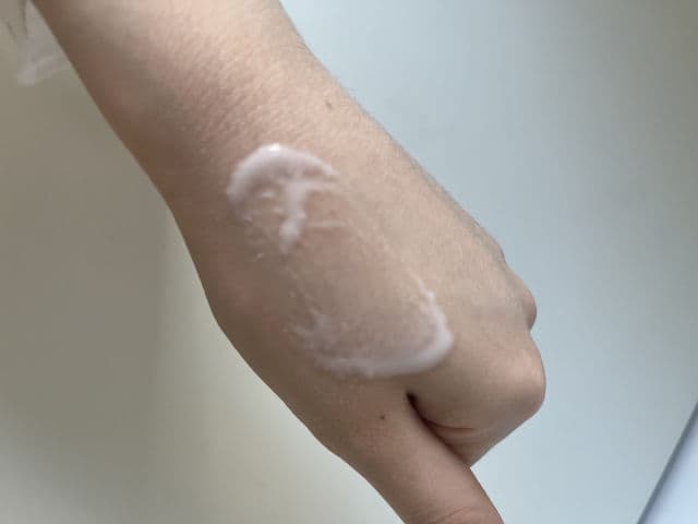 Suntique I'm Safe for Sensitive Skin SPF35 PA+++ review photo by callabouquet