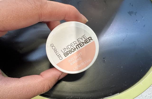 Catrice 020 Warm Nude review photo by Ammara1