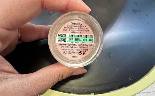 Catrice 020 Warm Nude review photo by Ammara1