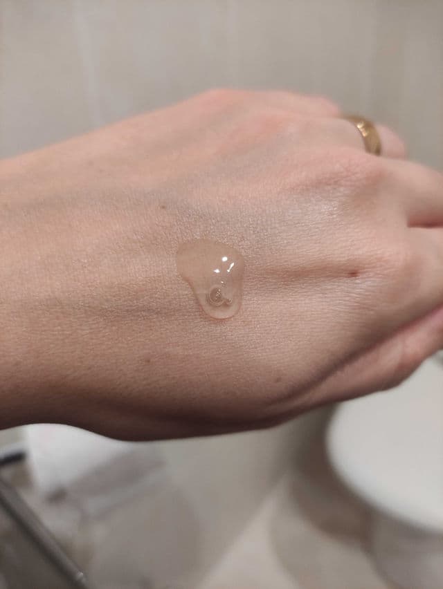 Revox Alpha Arbutin 2% + HA review photo by Vgarcia