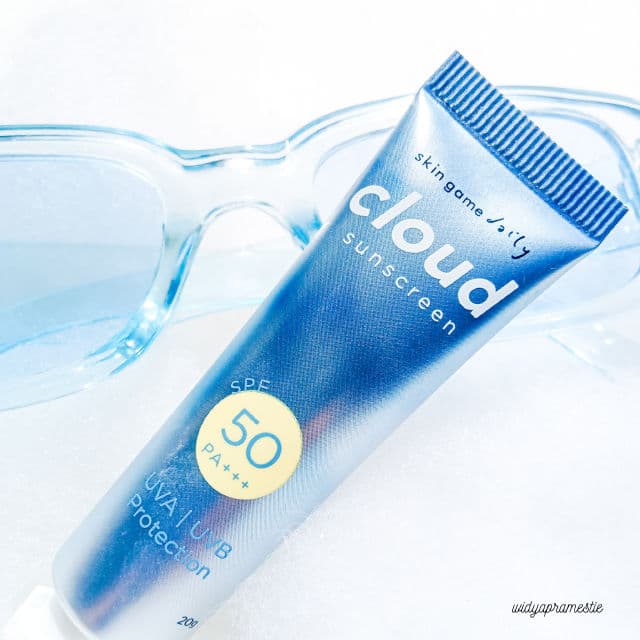 Skin game Cloud Sunscreen SPF50 PA+++ review photo by widyapramestie