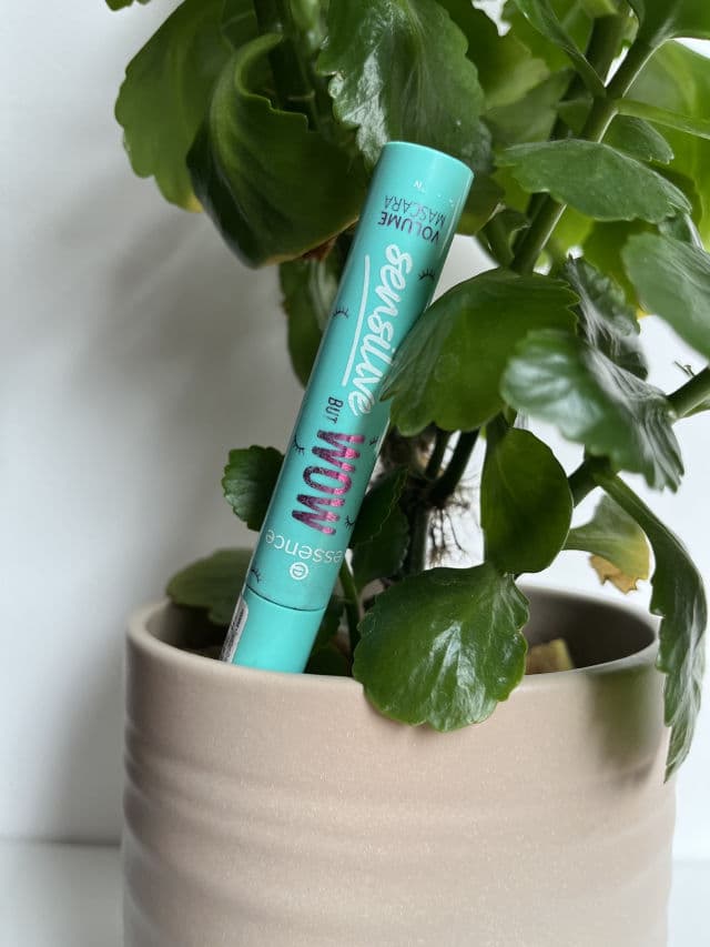 Essence Sensitive But Wow Volume Mascara review photo by YooHaRin