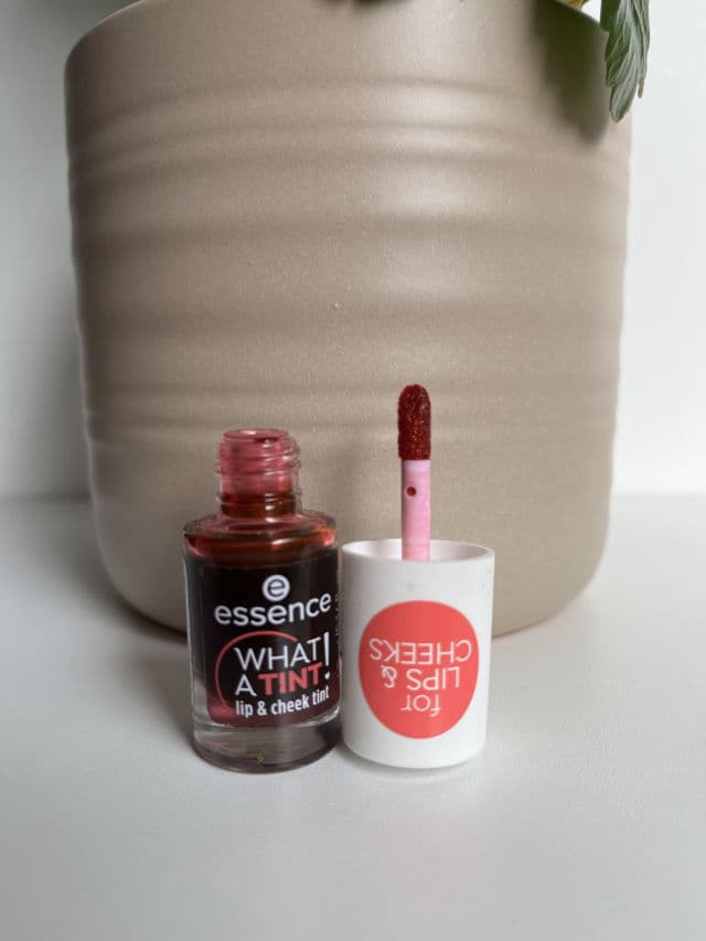 Essence What A Tint! Lip & Cheek Tint review photo by YooHaRin