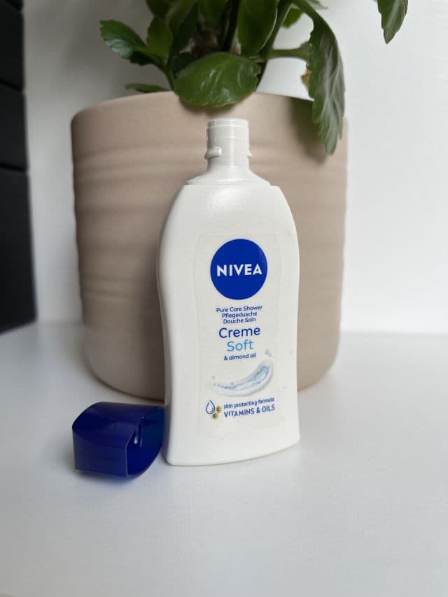 Nivea Body Wash Creme Soft with Almond Oil review photo by YooHaRin