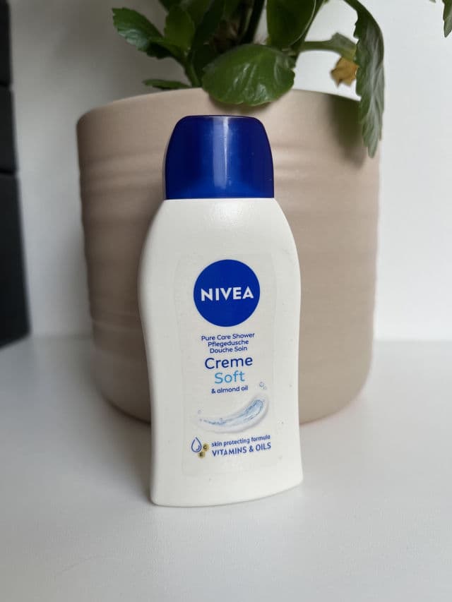 Nivea Body Wash Creme Soft with Almond Oil review photo by YooHaRin