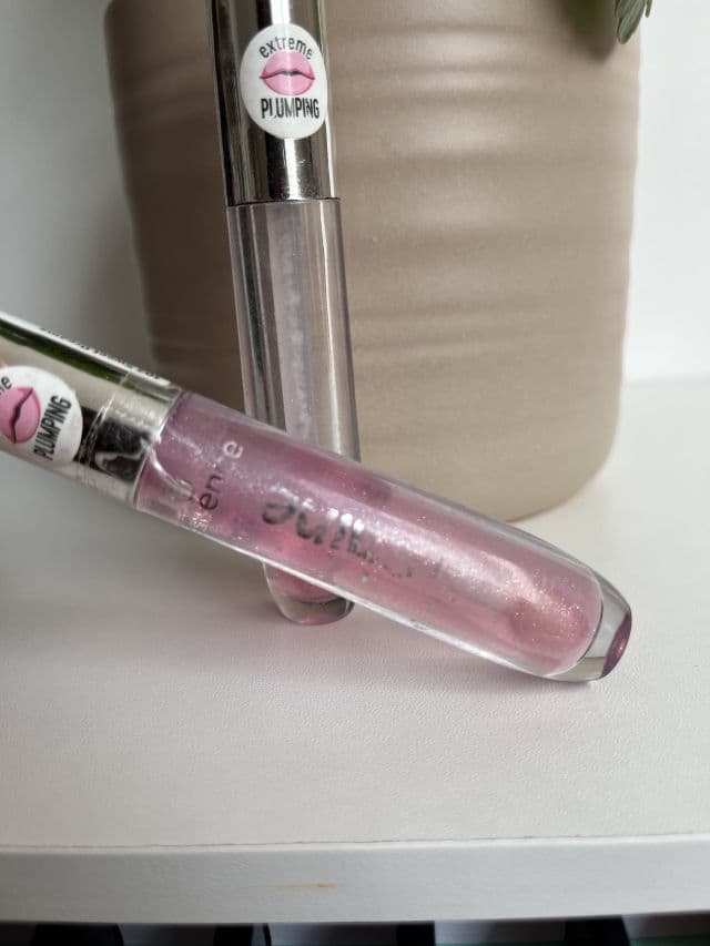 Essence Extreme Shine Volume Lipgloss 102 Sweet Dreams review photo by YooHaRin