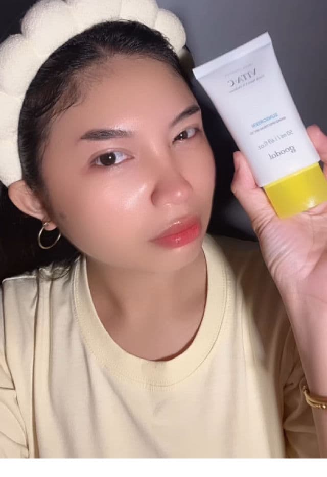 GOODAL Green Tangerine Vita-C Dark Spot UV Defense Sunscreen SPF 50 review photo by laurxinn