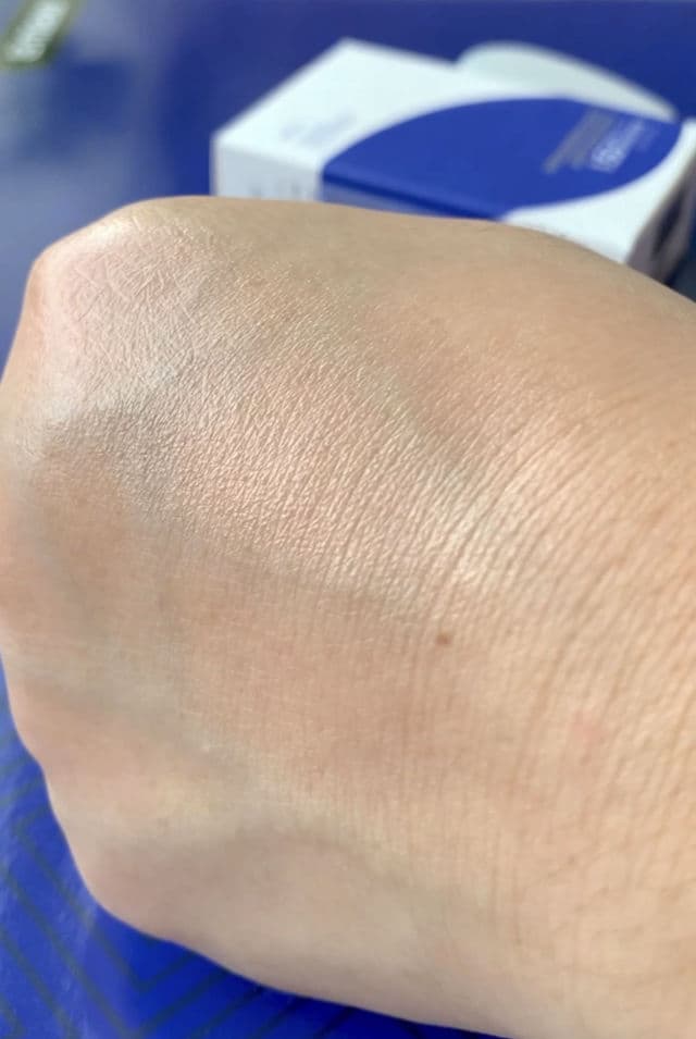 ISNTREE Hyaluronic Acid Airy Sun Stick SPF 50 PA++++ review photo by thatasnd2k