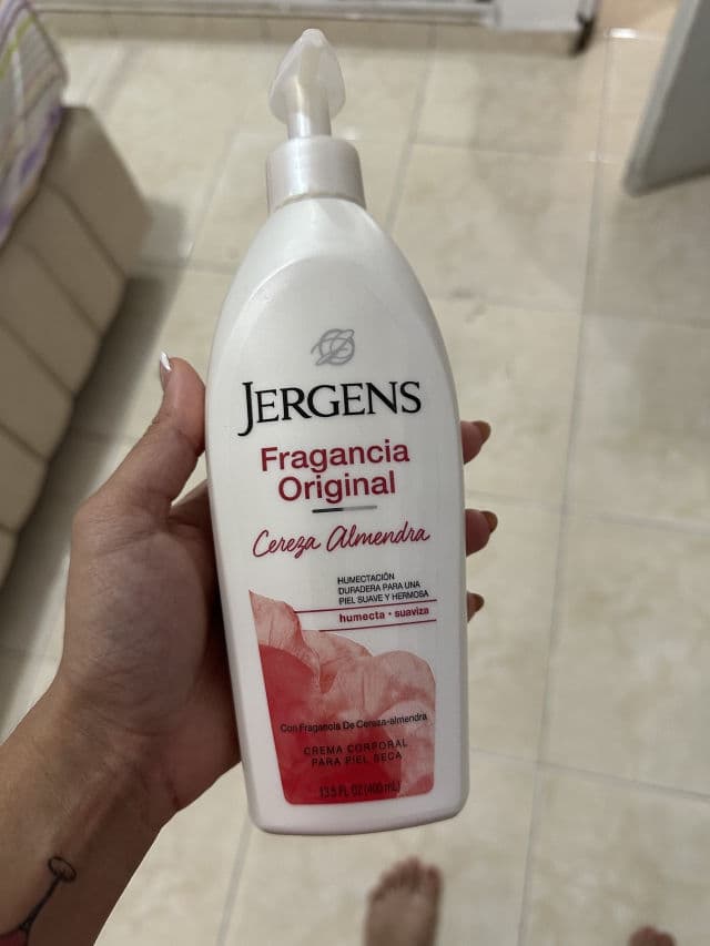 Jergens Hand & Body Lotion Moisturizer - Cherry Almond review photo by ashleymco