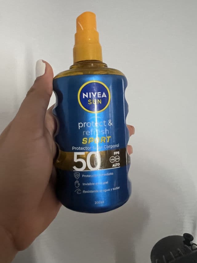 Nivea Protect & Dry Touch Sunscreen Spray SPF50 review photo by jazminc