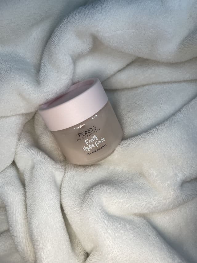 Pond's Healthy Hydration Orange Nectar Hydrating Jelly Moisturizer with Vitamin review photo by Basili