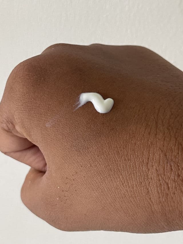 SKIN1004 Madagascar Centella Hyalu-Cica Water-Fit Sun Serum SPF50+ PA++++ review photo by yajairymejia 