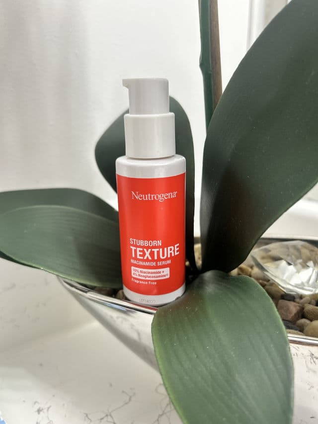 Neutrogena Stubborn Texture Niacinamide Serum review photo by Laritza