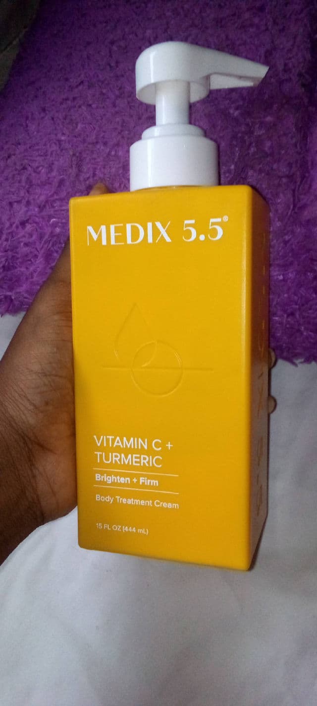 Medix 5.5 Vitamin C + Turmeric Firming + Brightening Cream review photo by Adefunke