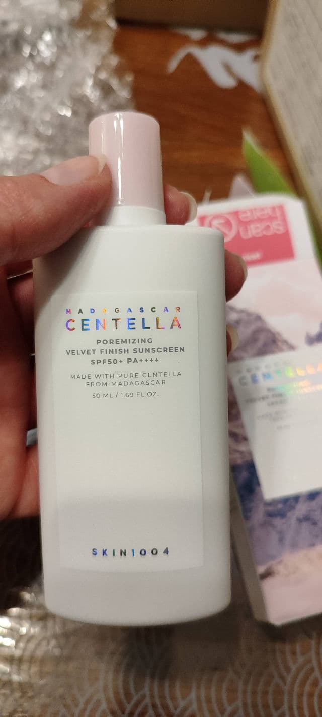 SKIN1004 Madagascar Centella Poremizing Velvet Finish Sunscreen SPF 50+ PA++++ review photo by evesducat