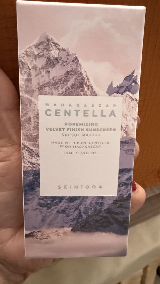 SKIN1004 Madagascar Centella Poremizing Velvet Finish Sunscreen SPF 50+ PA++++ review photo by medinalen