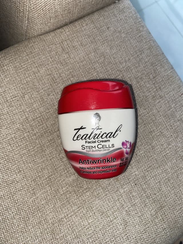 Teatrical Anti-Wrinkle Cream review photo by antonialiberato