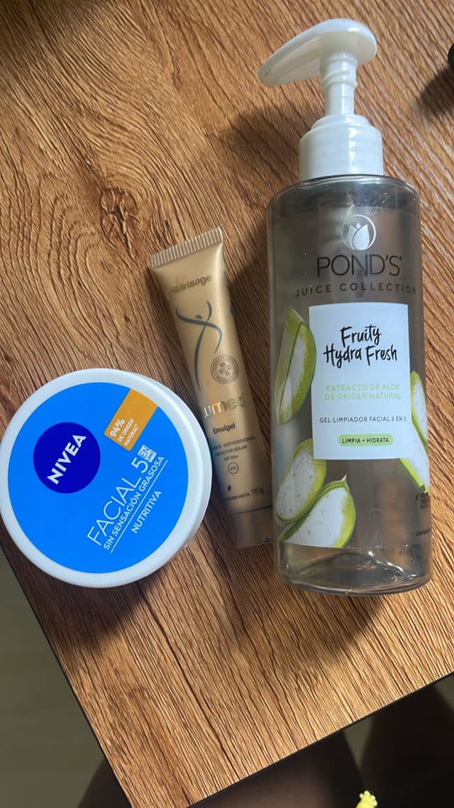 Pond's Healthy Hydration Aloe Vera Hydrating Jelly Cleanser with Vitamin B3 review photo by YafreisyMarte